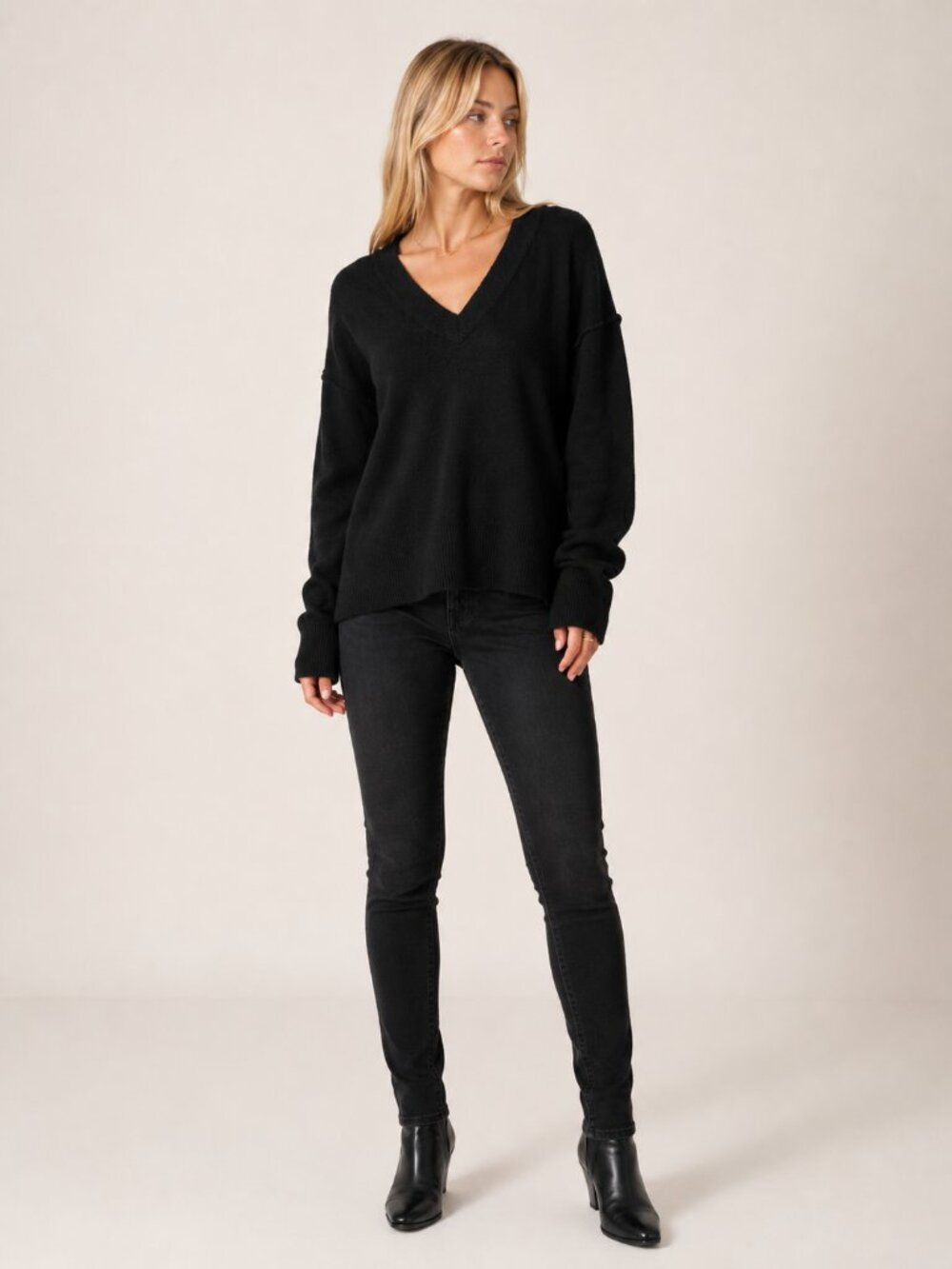 2/$30 Aerie Drop Shoulder V-Neck Sweater Black Medium #A3298